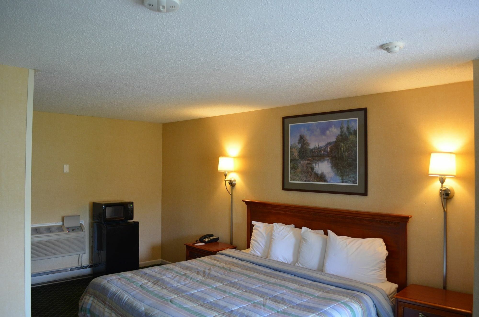 Hyannis Host Inn Exterior photo